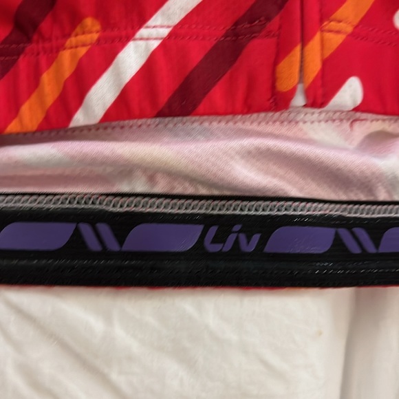 LIV Cycling Top in almost new condition size Small. - Picture 5 of 5